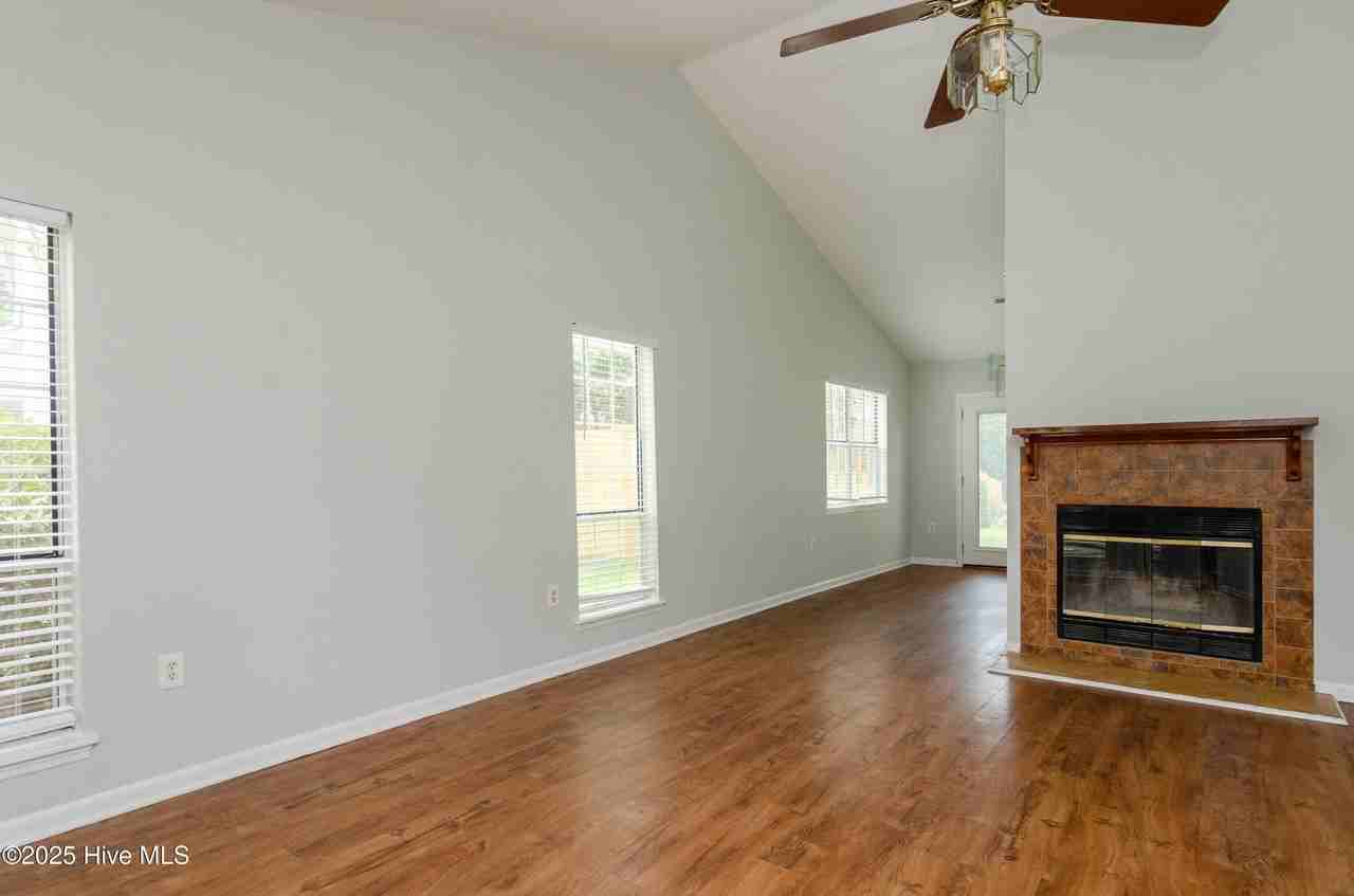 4312 Watson Dr - Photo 4 of 32