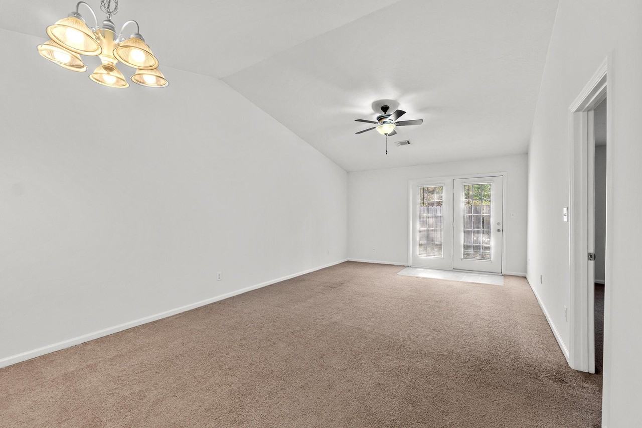 130 Bennington Ln - Photo 4 of 16