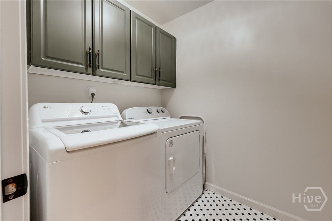 320 Saint Ives Way - Photo 4 of 10