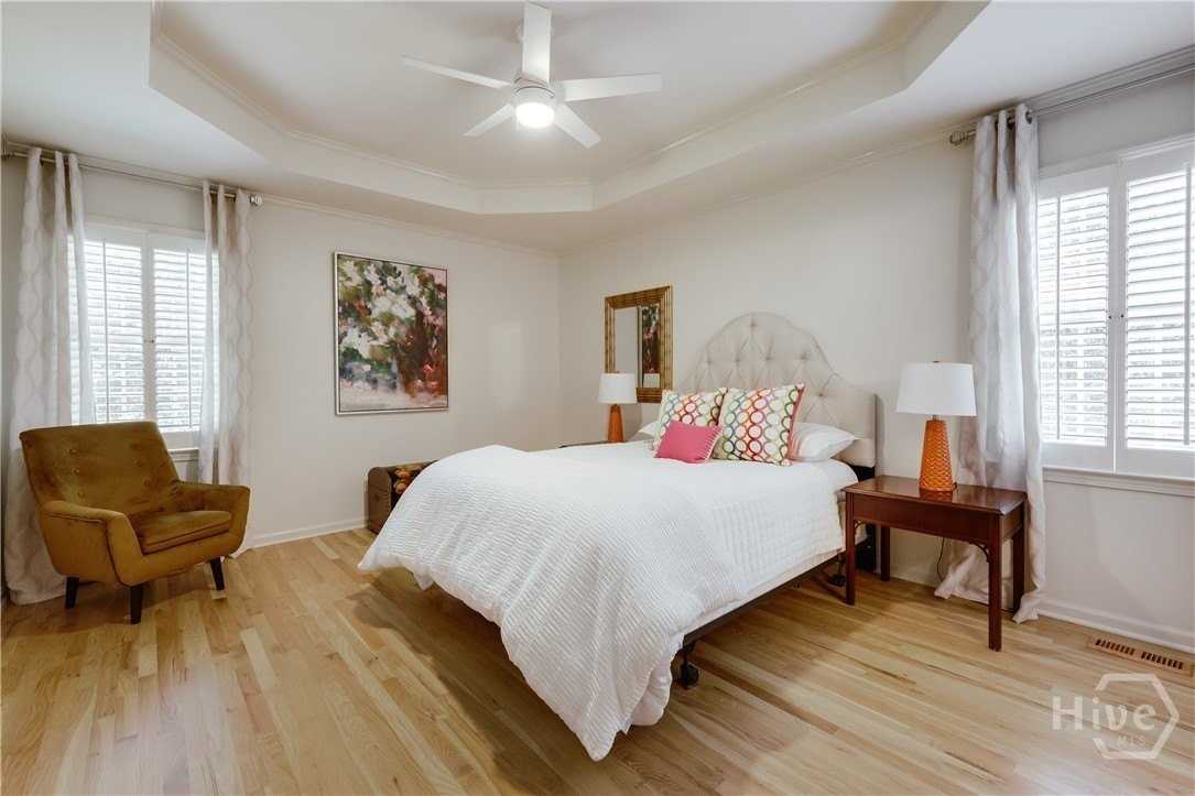 320 Saint Ives Way - Photo 7 of 10