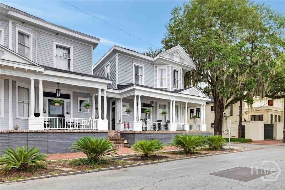 114 W Waldburg St - Photo 3 of 42
