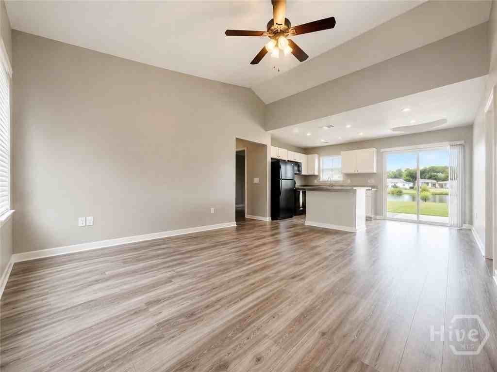 109 Willow Dr - Photo 6 of 22