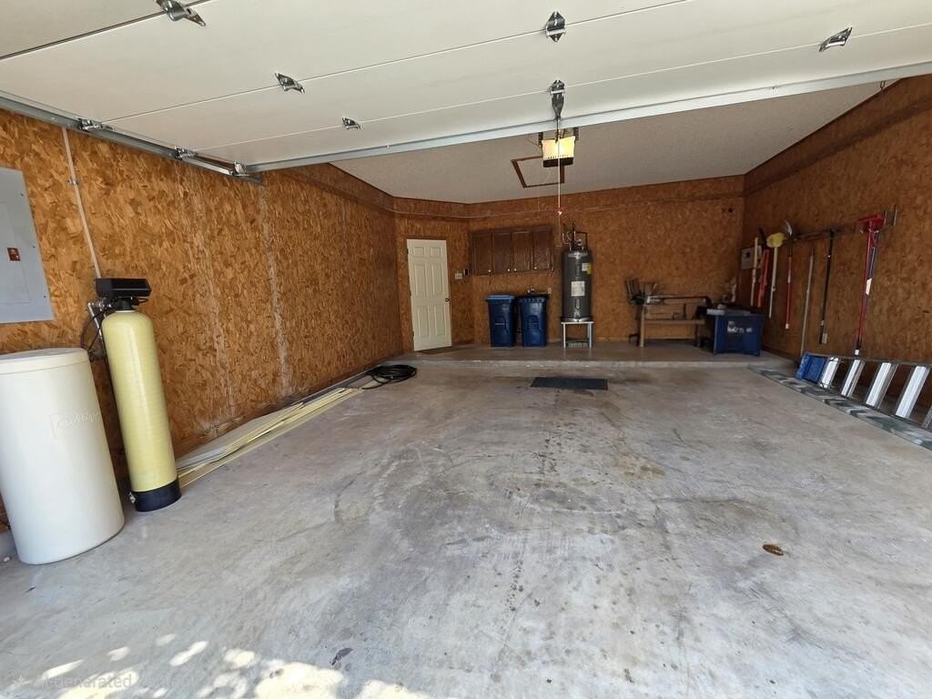 445 Florian Dr - Photo 3 of 18