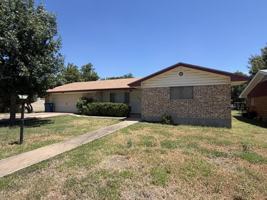 featured image of 802 Lake Dr