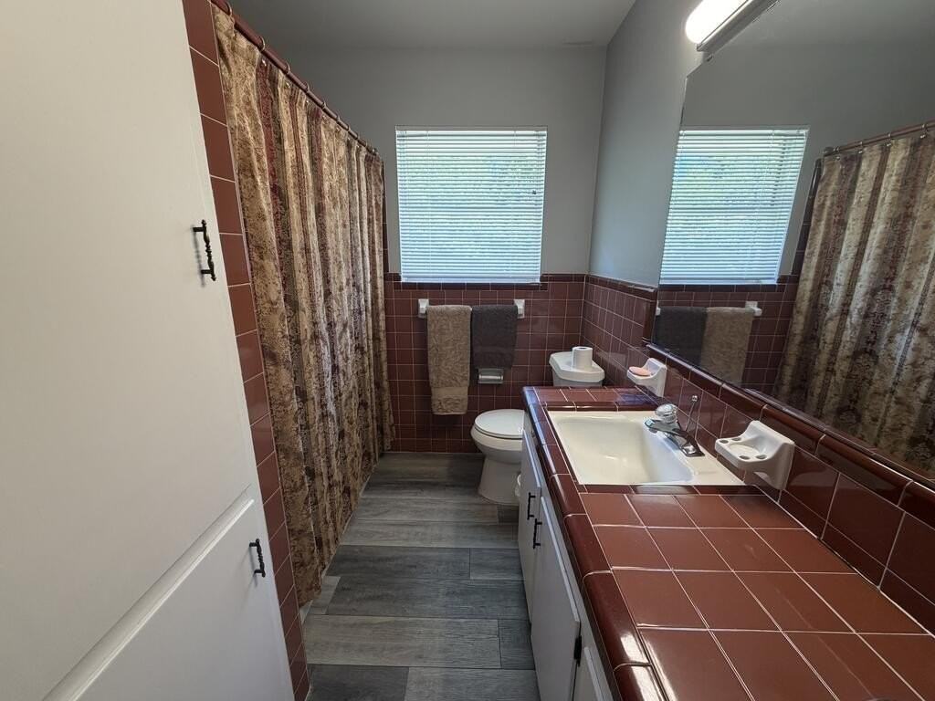 802 Lake Dr - Photo 6 of 8