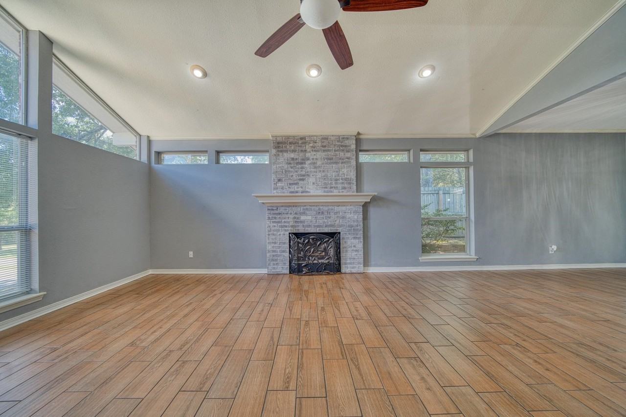709 Saratoga Dr - Photo 3 of 45