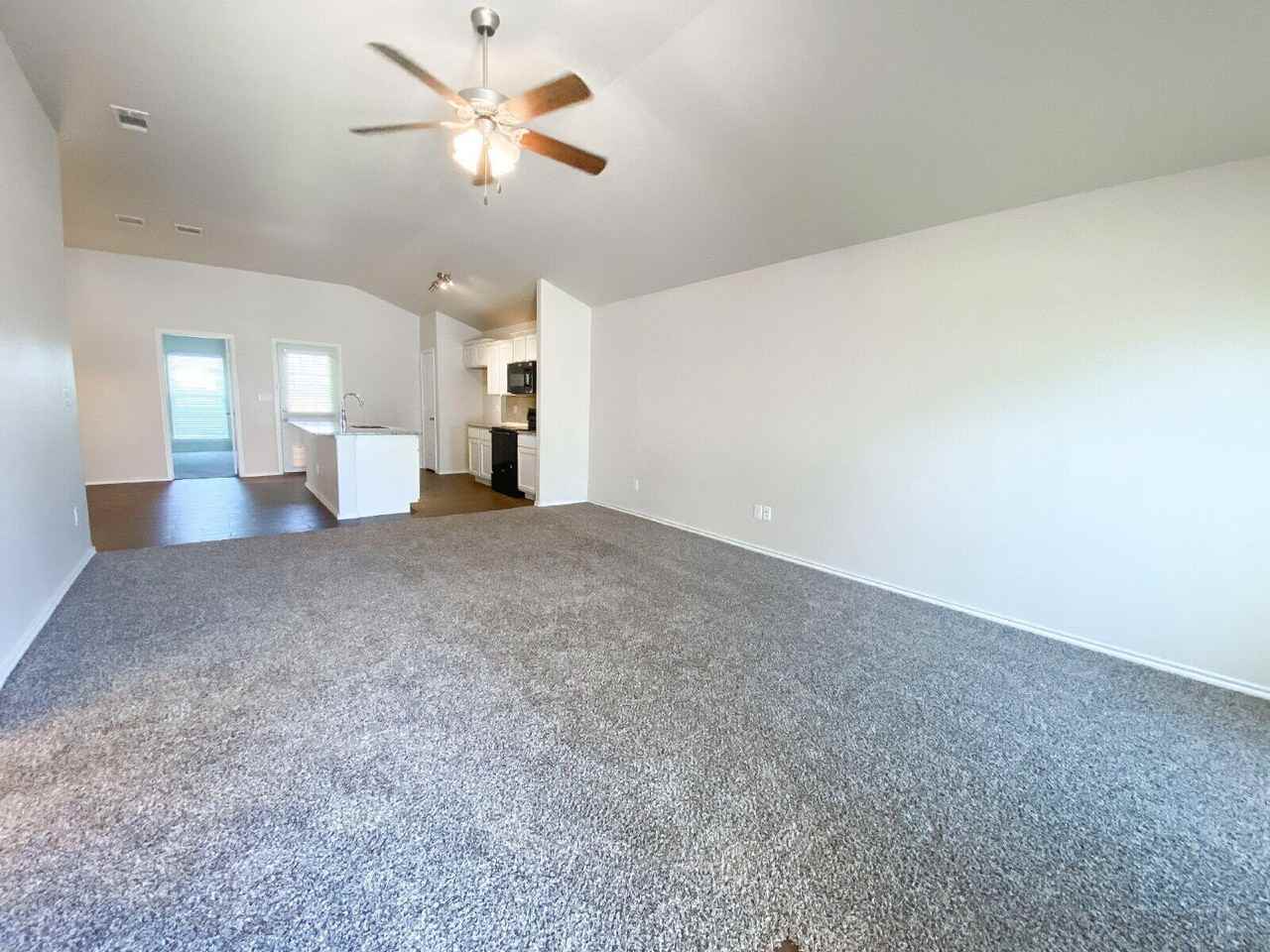 7521 103rd St - Photo 4 of 21