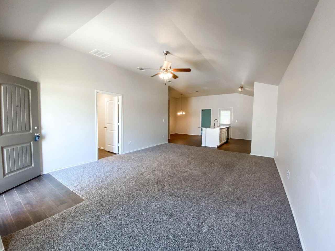 7521 103rd St - Photo 5 of 21