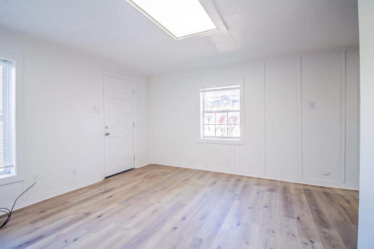 1719 25th St - Photo 6 of 7