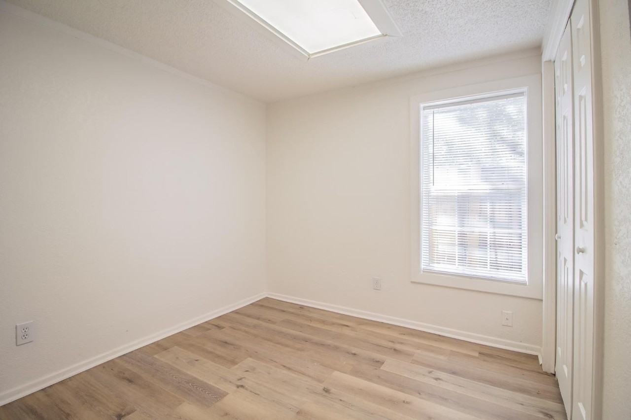 1719 25th St - Photo 7 of 7