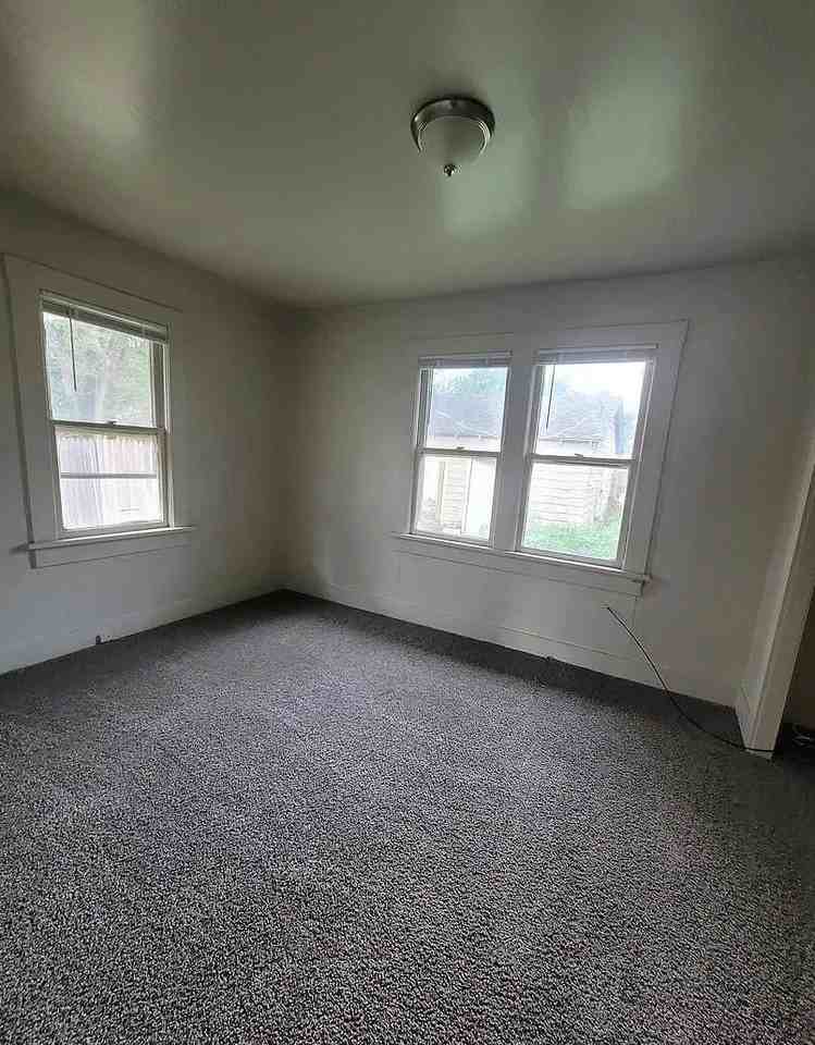 3702 S Polk St #B - Photo 2 of 7