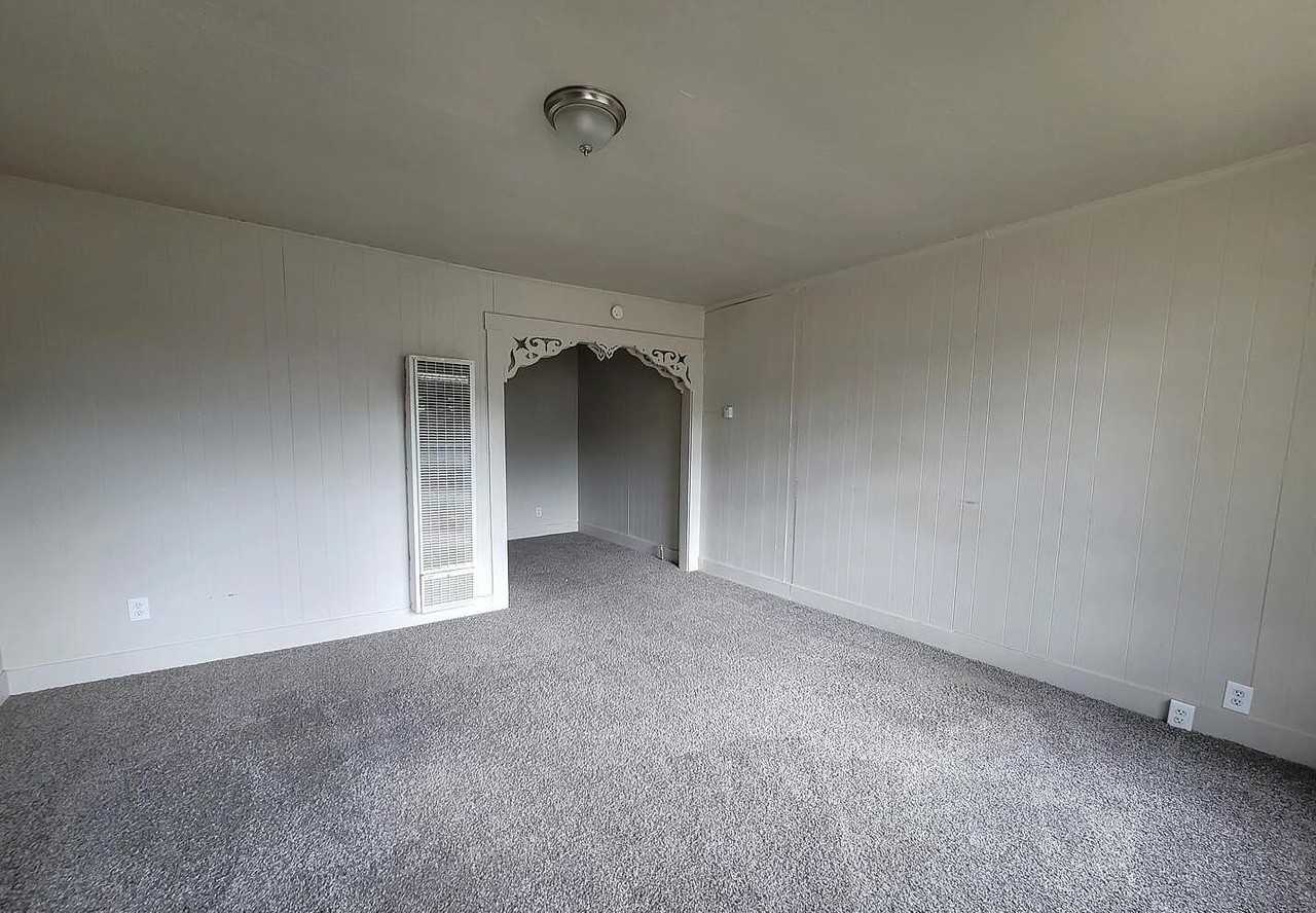 3702 S Polk St #B - Photo 5 of 7