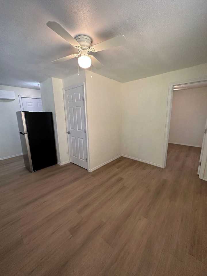 2114 20th St #REAR - Photo 7 of 12