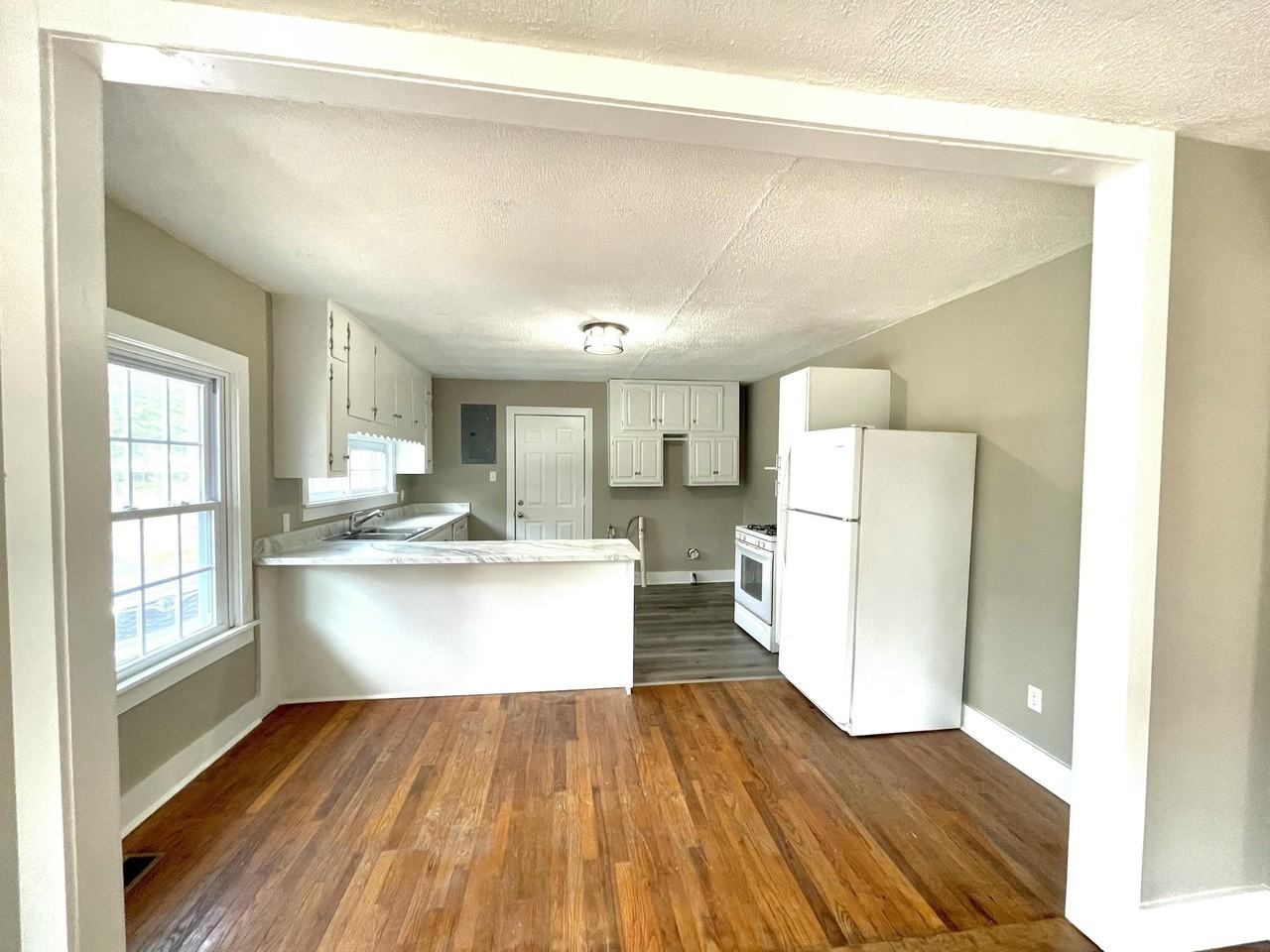 209 Dixie Dr - Photo 5 of 14