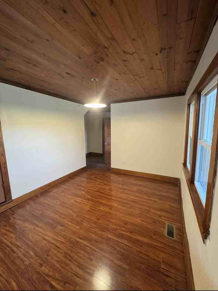 2210 Happy Hollow Est - Photo 6 of 20