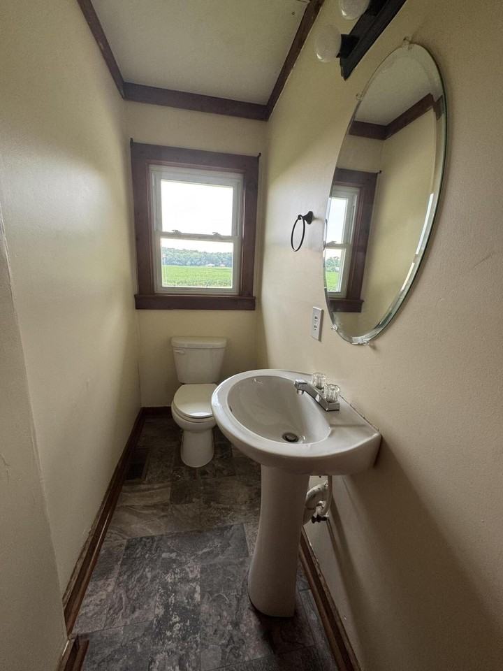 2210 Happy Hollow Est - Photo 7 of 20