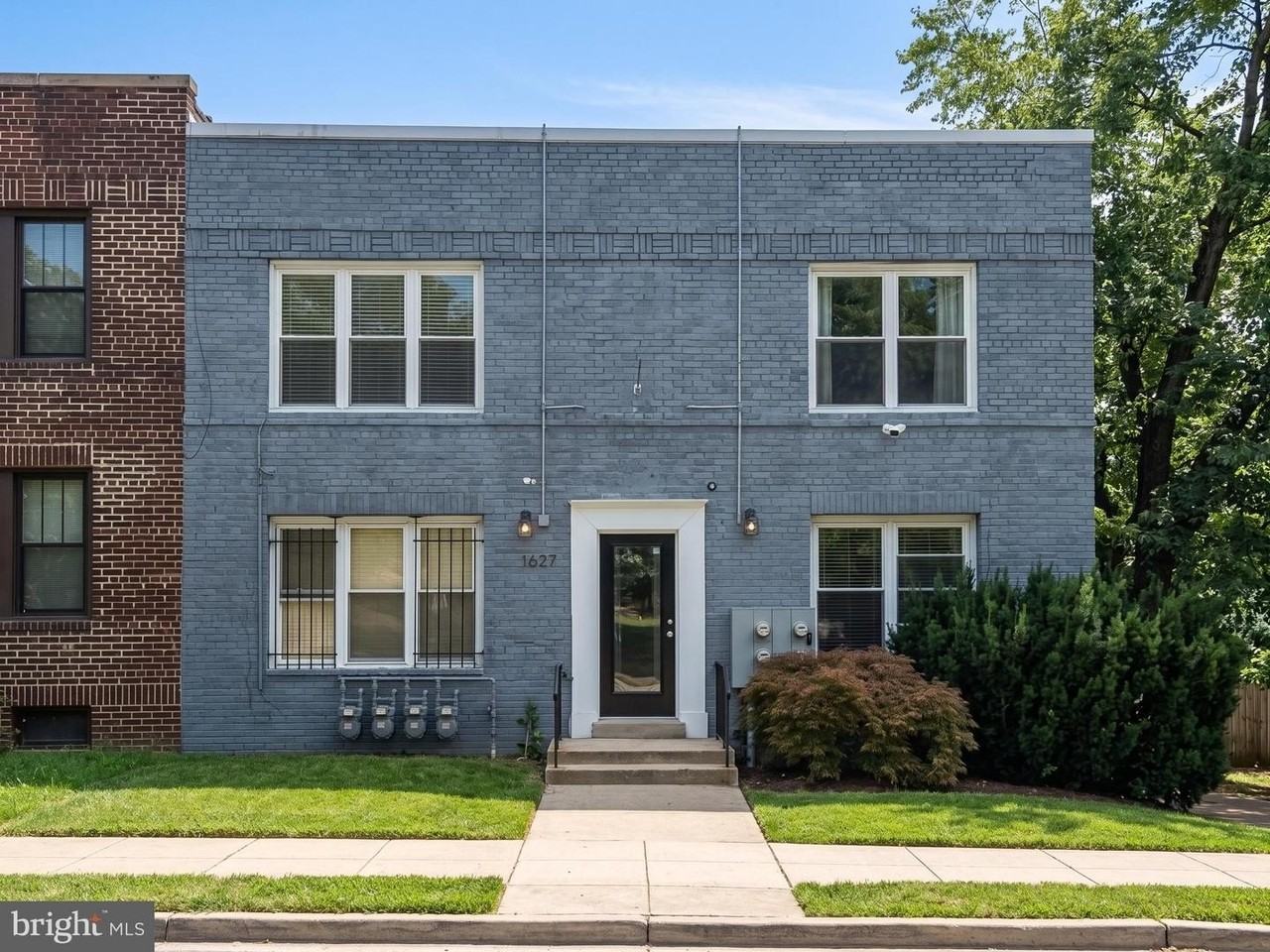 1627 Holbrook St Ne - Photo 2 of 25