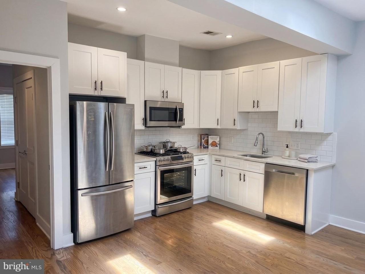 1627 Holbrook St Ne - Photo 5 of 25