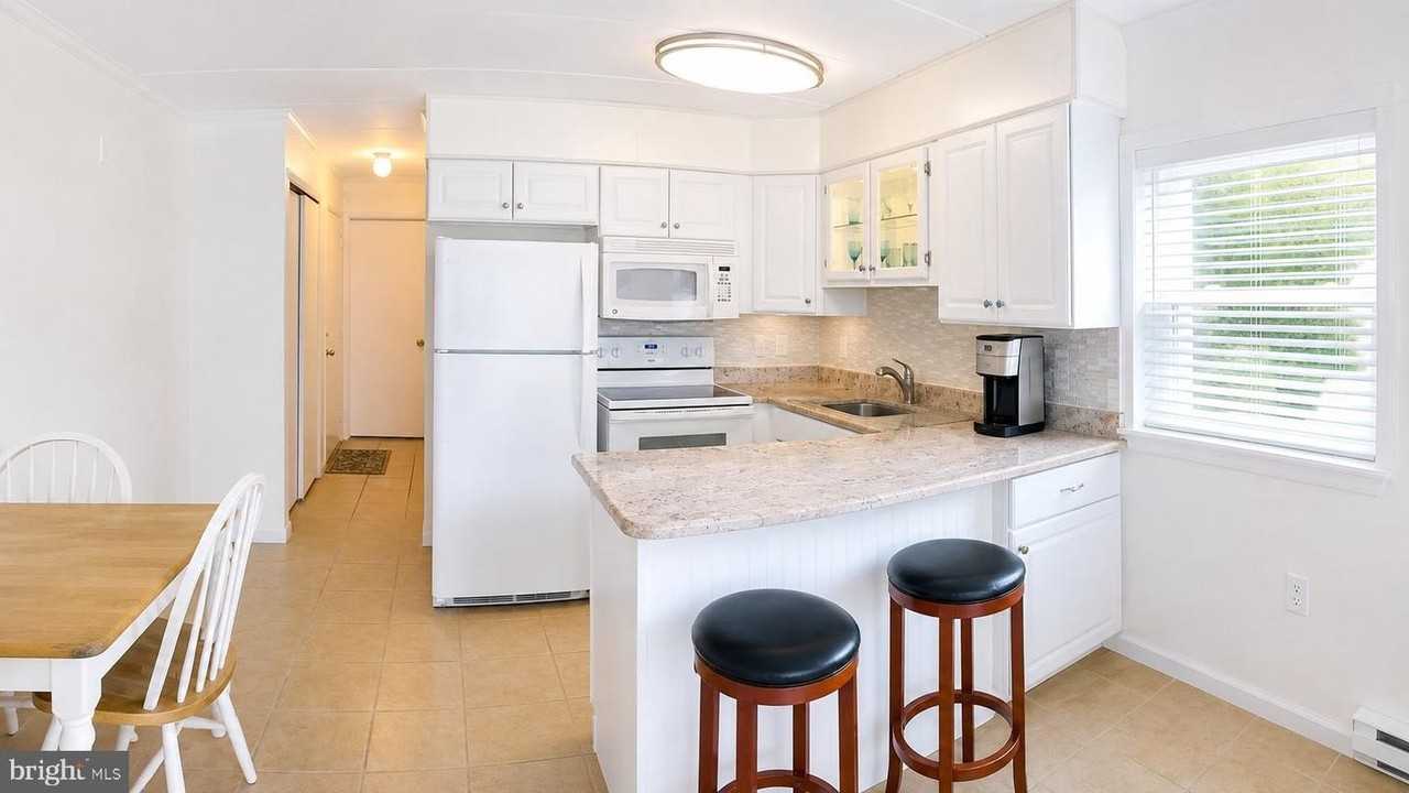 9 138th St - Photo 4 of 19