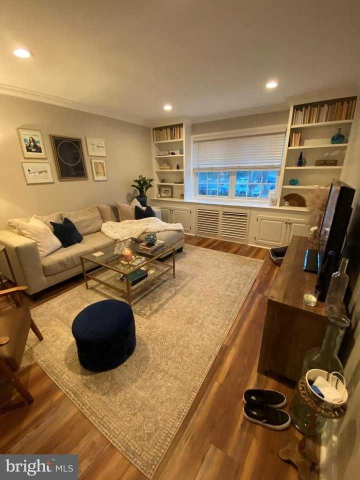 1714 W Abingdon Dr - Photo 2 of 10