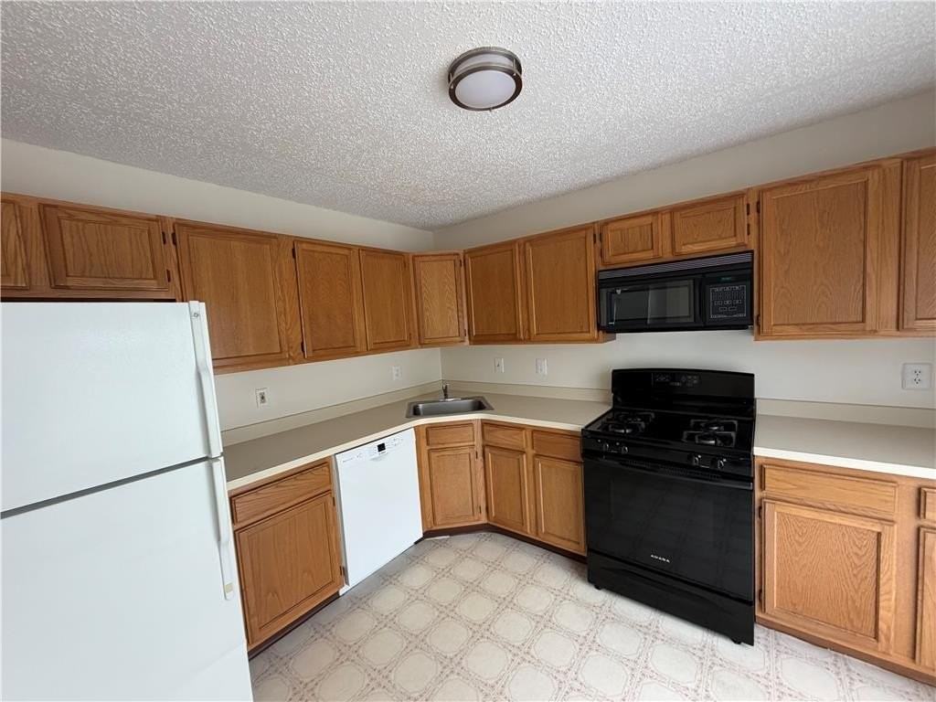 1947 Willings Ln - Photo 3 of 14