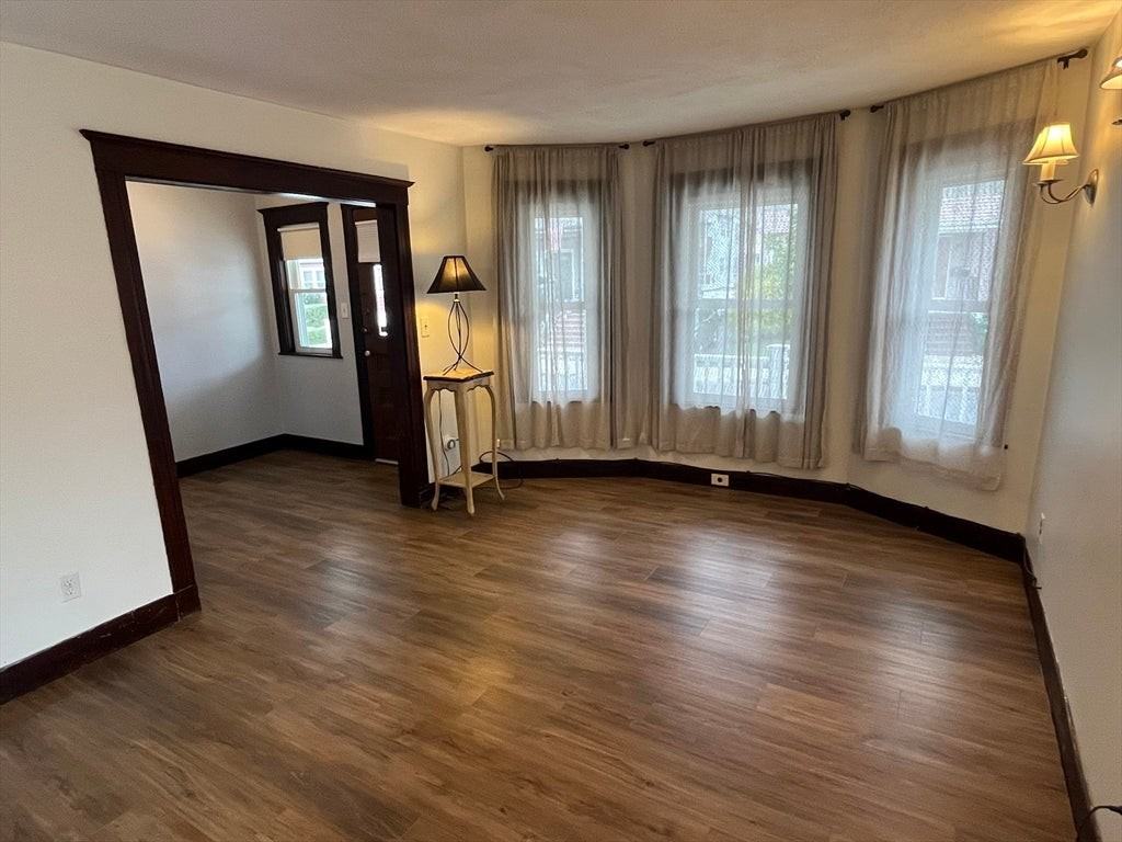 70 Windsor Rd - Photo 2 of 10