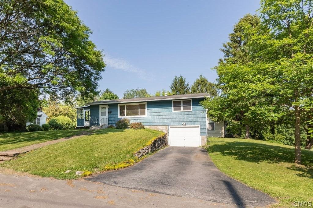 110 Wolcott Ter - Photo 2 of 23