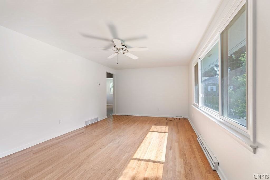 110 Wolcott Ter - Photo 5 of 23