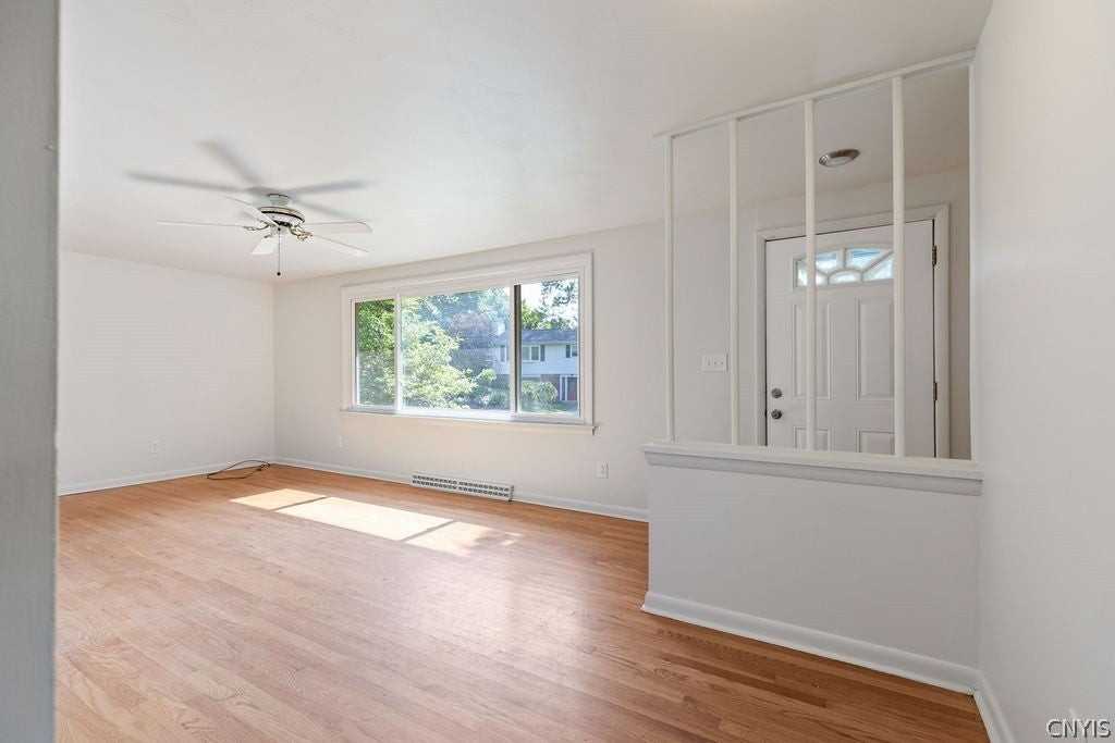 110 Wolcott Ter - Photo 6 of 23