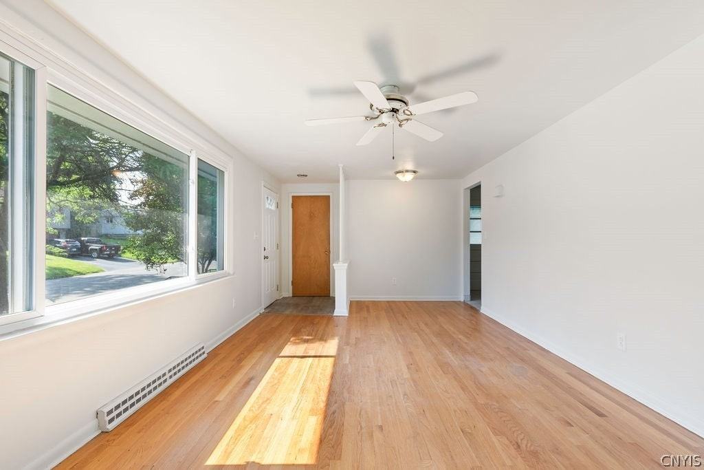 110 Wolcott Ter - Photo 7 of 23