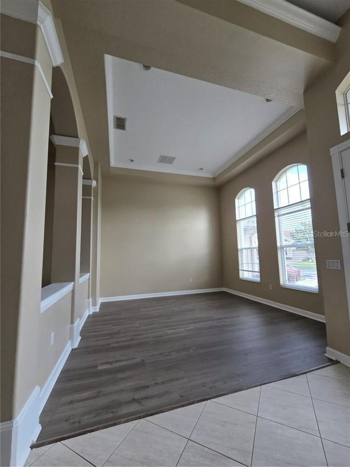 13613 Larsen Ln - Photo 4 of 24