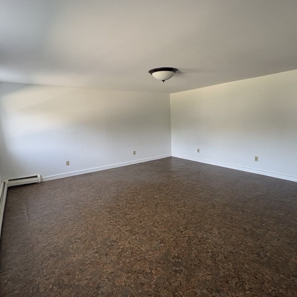 547 W Long Ave Apt B - Photo 4 of 7