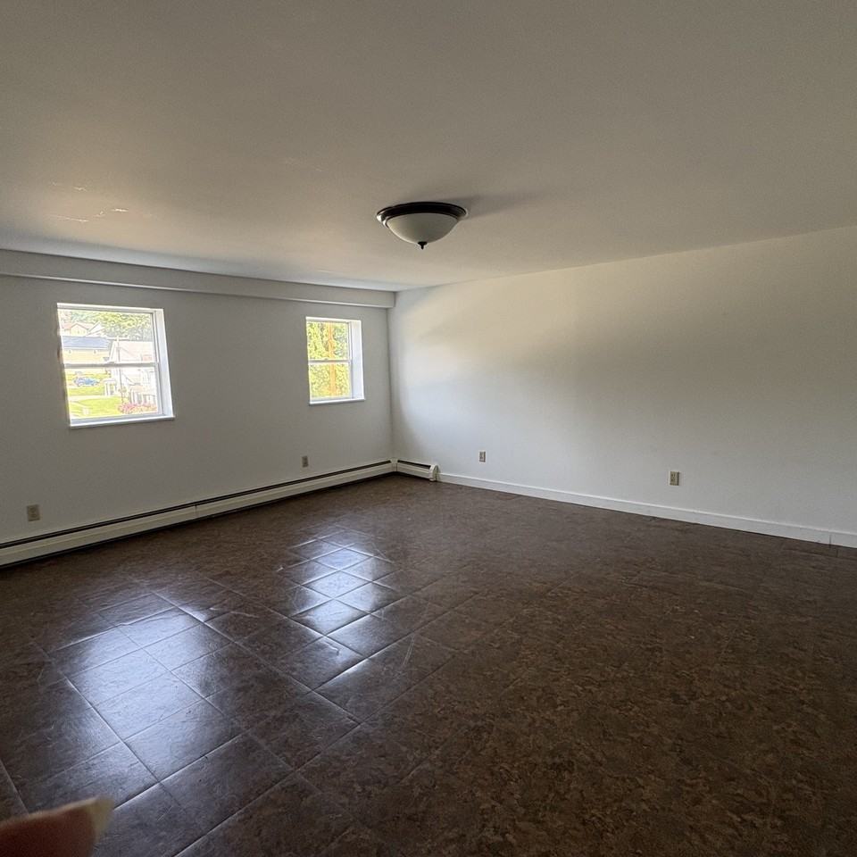 547 W Long Ave Apt B - Photo 6 of 7