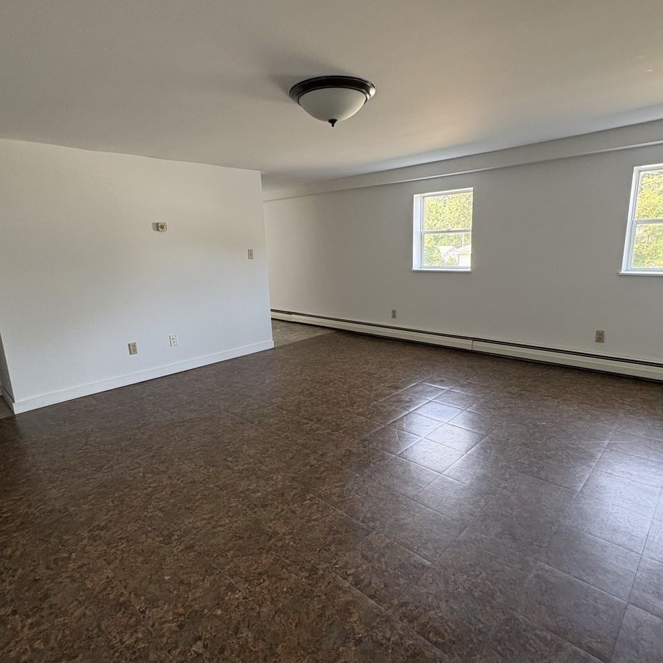 547 W Long Ave Apt B - Photo 7 of 7