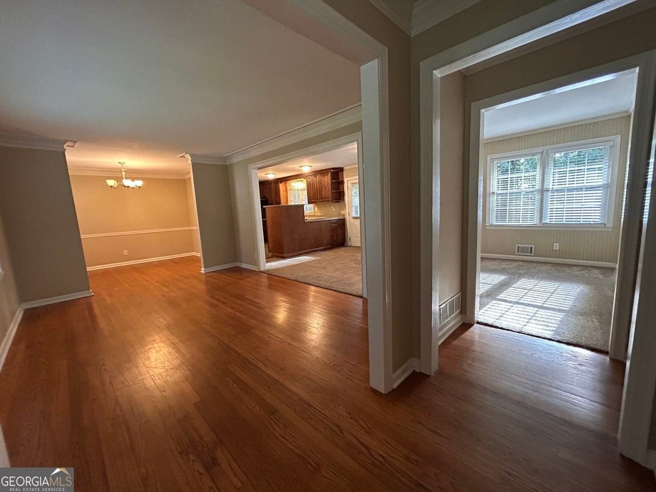 995 Melody Ln - Photo 3 of 34