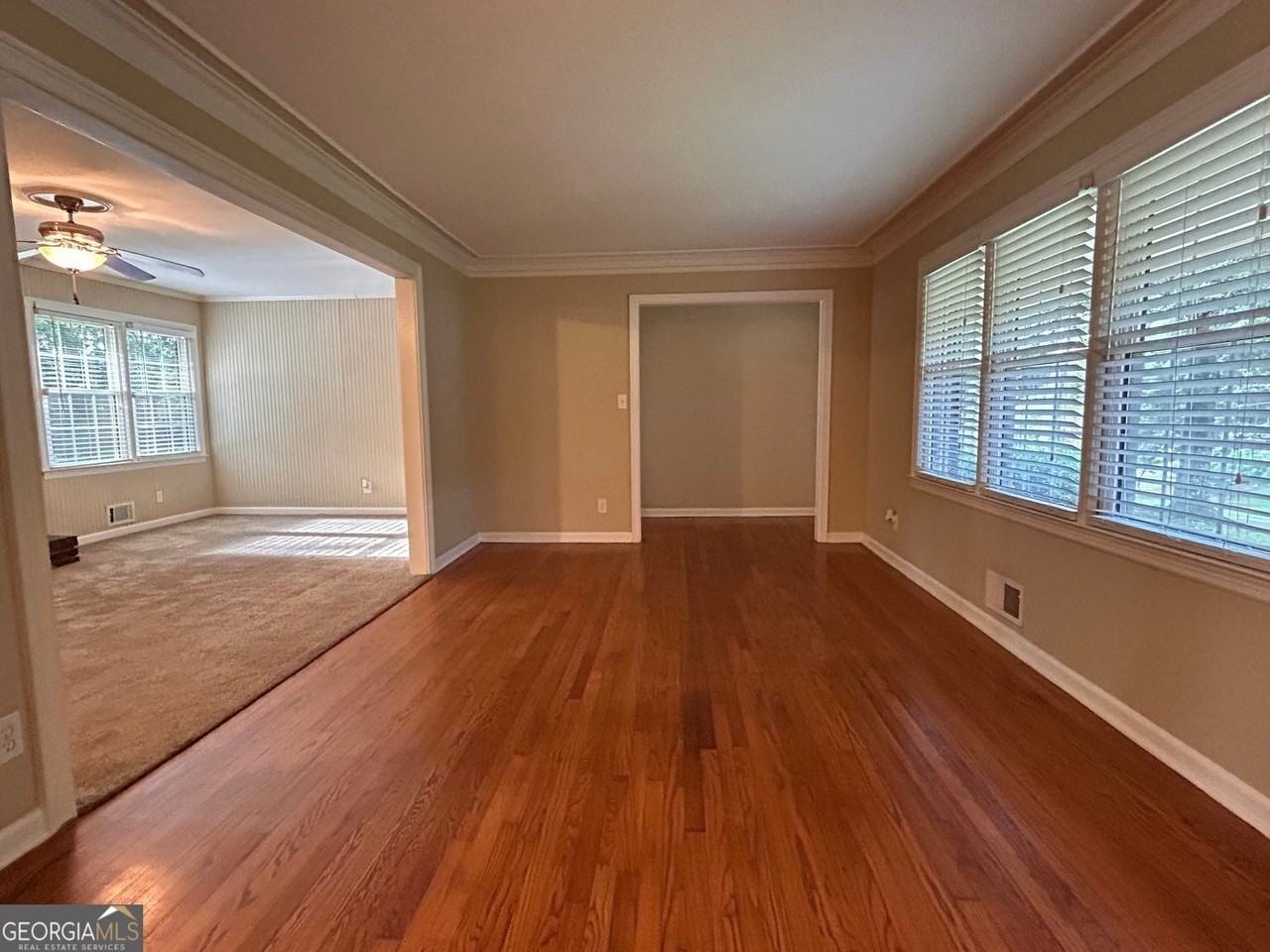 995 Melody Ln - Photo 4 of 34
