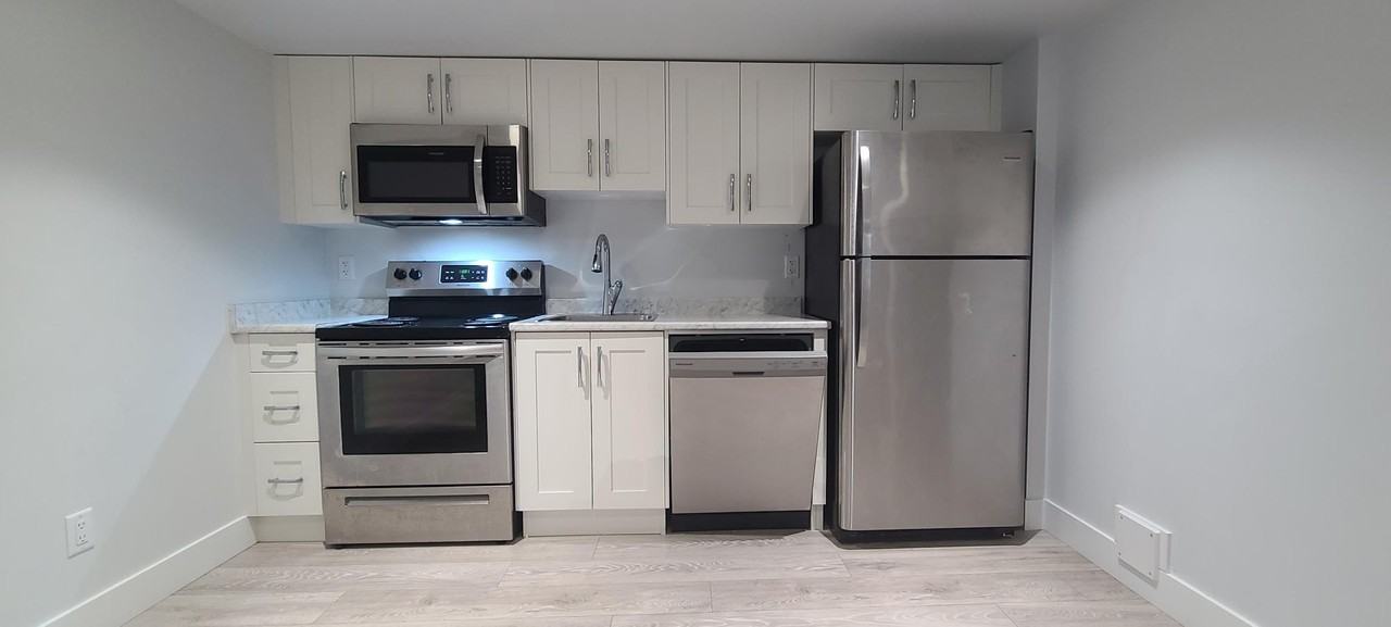 2060 165B Street - Photo 2 of 10