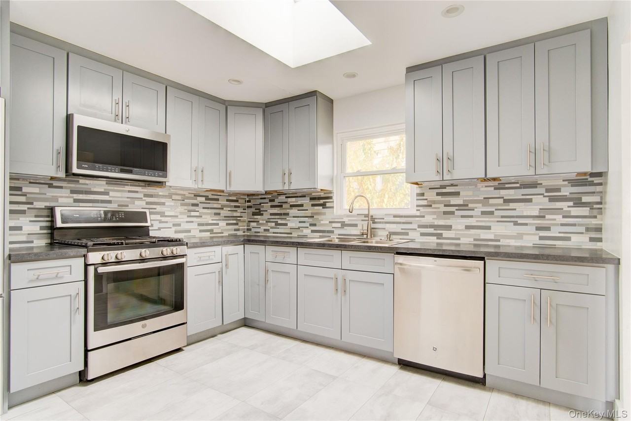 867 Bryant St - Photo 6 of 24