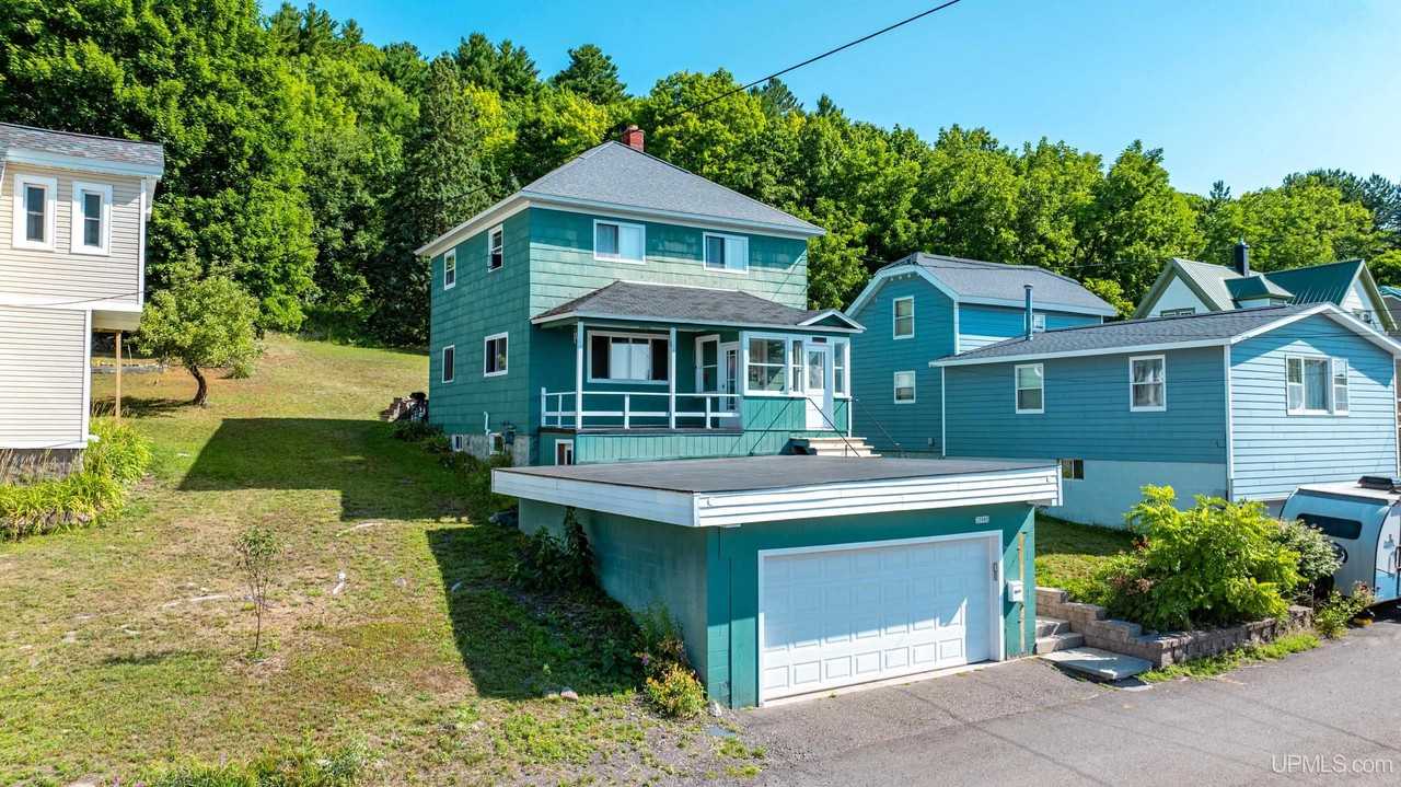 20888 3rd St - Photo 2 of 50
