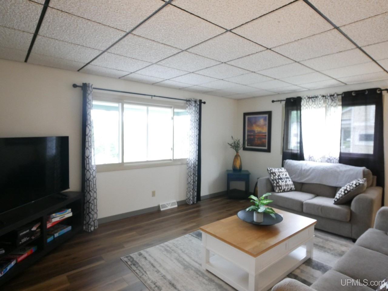 20888 3rd St - Photo 7 of 50