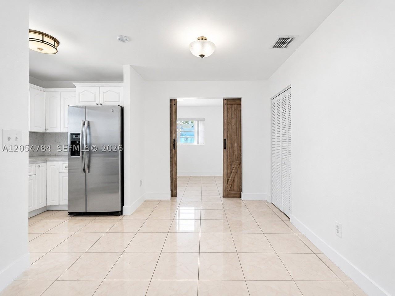 3233 Sw 25th St #2 - Photo 5 of 28