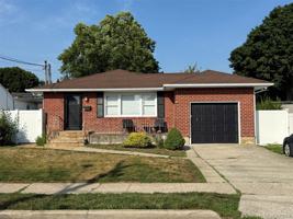 featured image of 15 W Walnut St