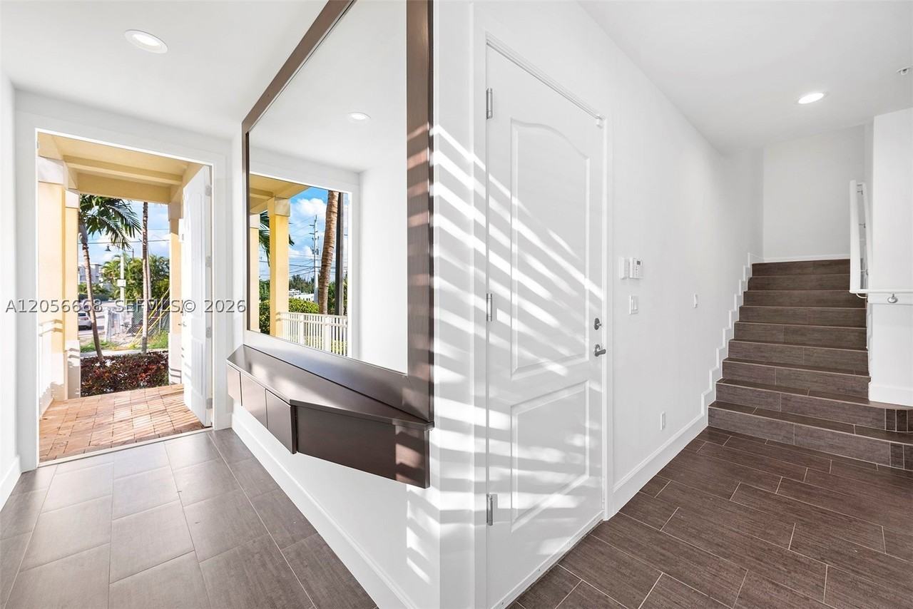 348 Elm St #B10 - Photo 7 of 31