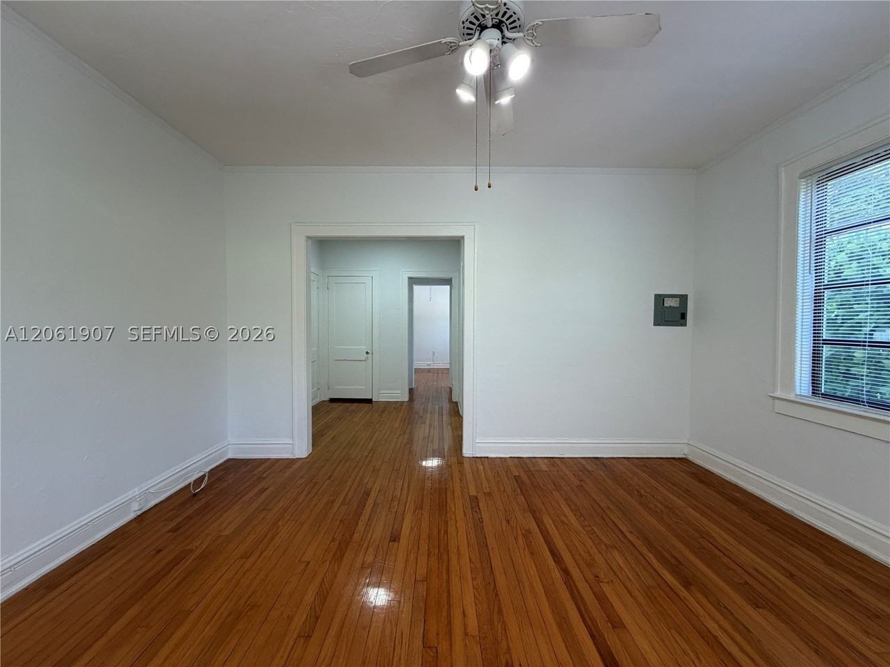 320 Mendoza Ave #6 - Photo 3 of 9