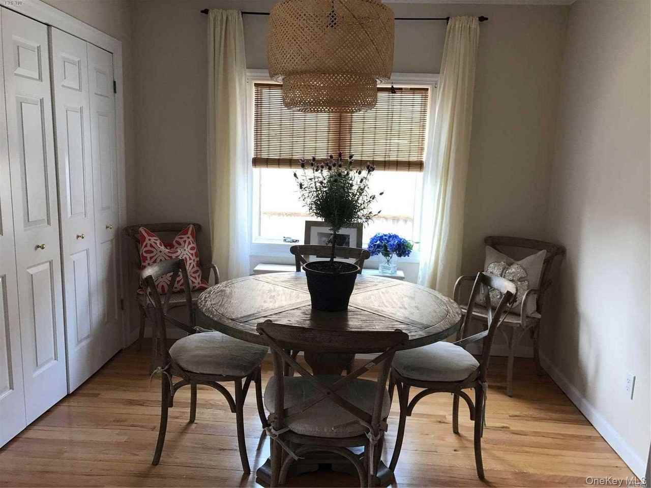 517 E Market St - Photo 6 of 12