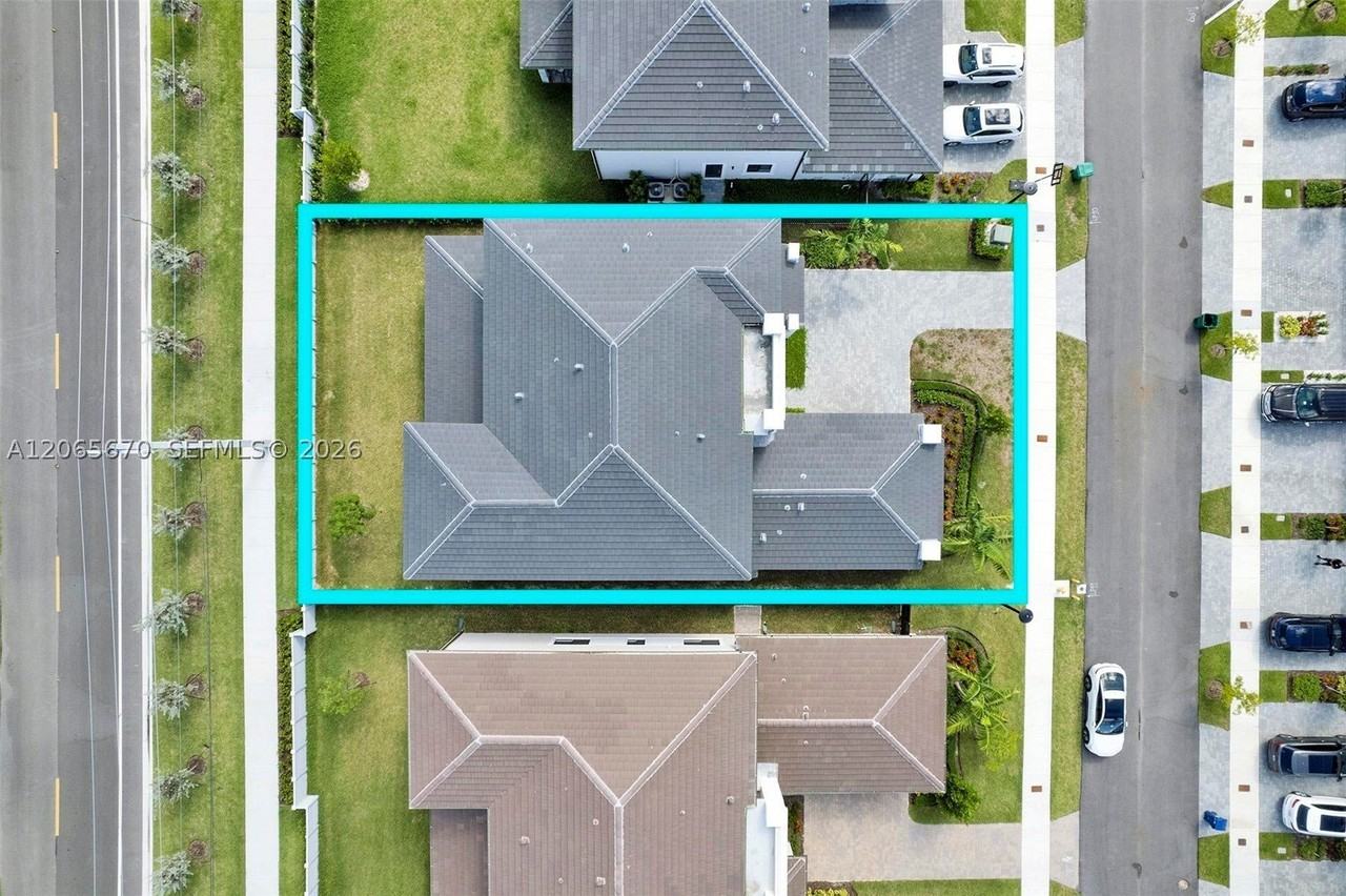 8283 Sw 120th Ter - Photo 6 of 47