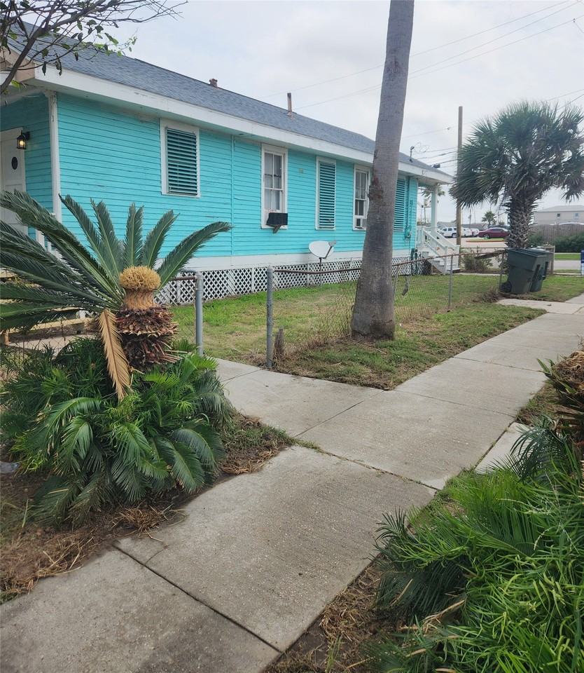 1725 18th St - Photo 3 of 15