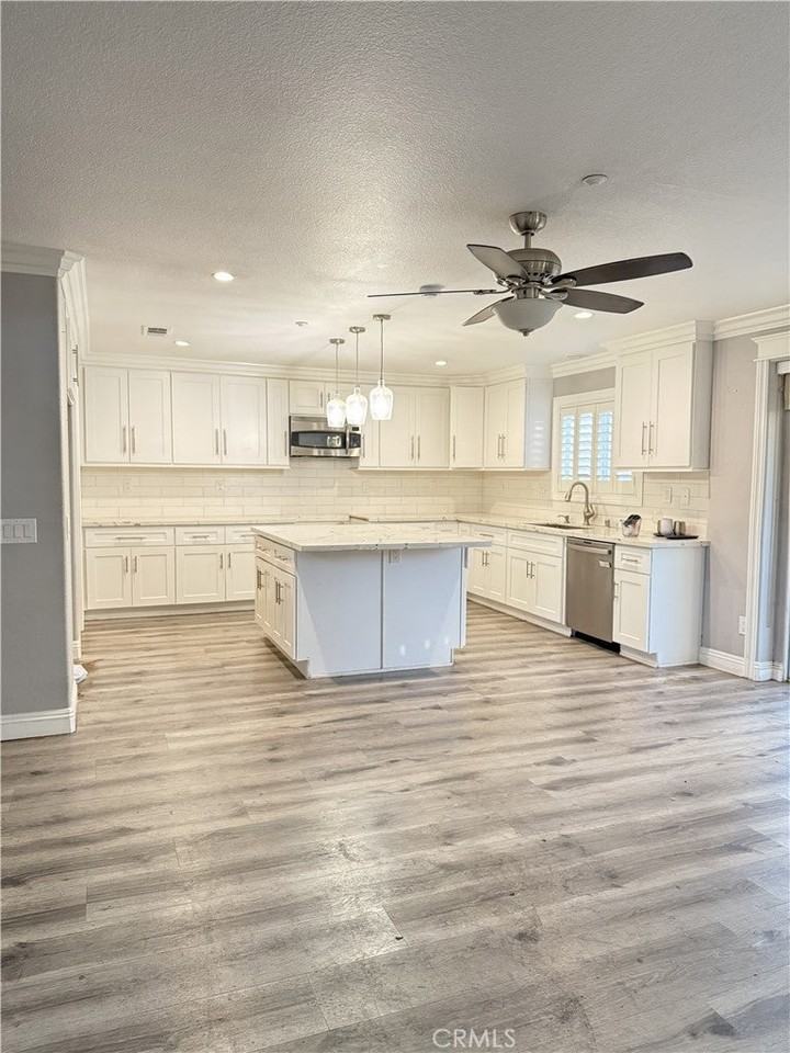 15467 Spruce Tree Way - Photo 2 of 5