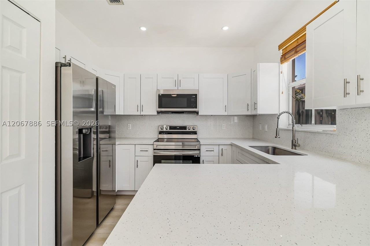 12472 Sw 123rd St - Photo 3 of 50