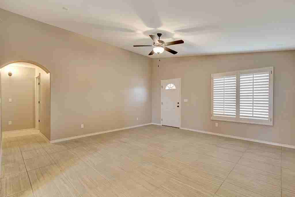 6097 Vintage St - Photo 2 of 38